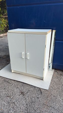 Cabinet mirror