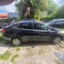 2012 For Parts Fiesta 