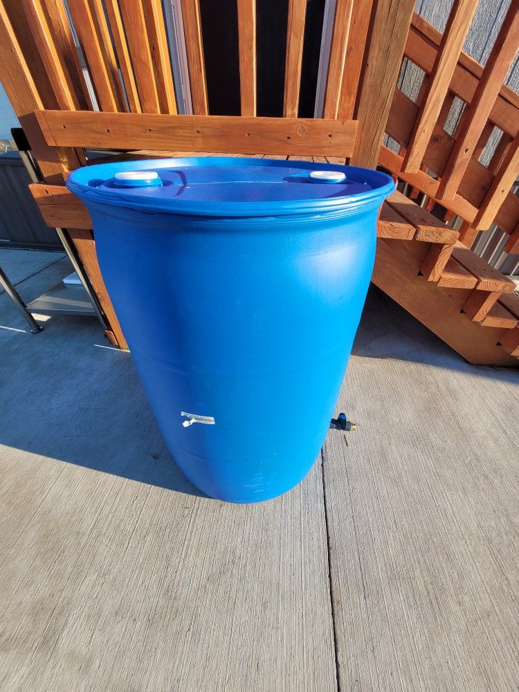 Water Storage 55 Gallon Barrels With Spigot Attached