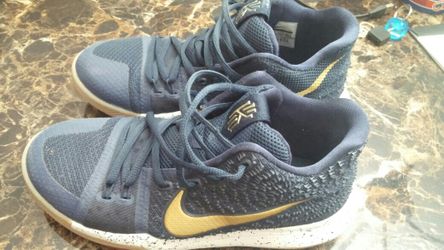 Nike shoes 5y