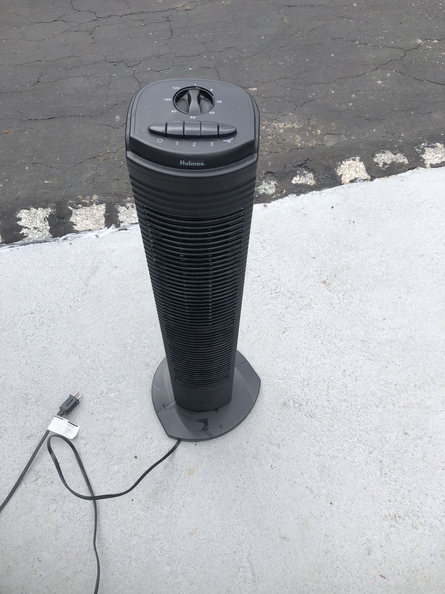 Very Good Condition Holmes Tower Fan