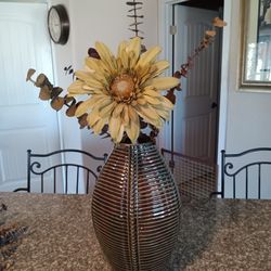 Large,Vase,Arrangment