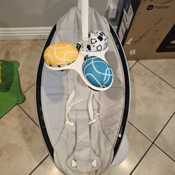 Mamaroo Baby Swing (New Born Insert Included)