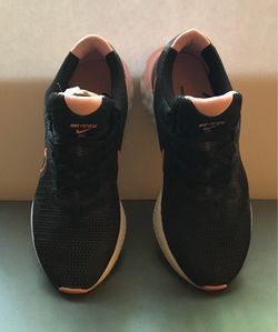 Nike Renew Run Women's Sneakers (EUC) - Black/Orange/Pink - Size 10