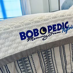 King Mattress - Hybrid Memory Foam Bob’opedic from Bob’s Furniture - Barely Used