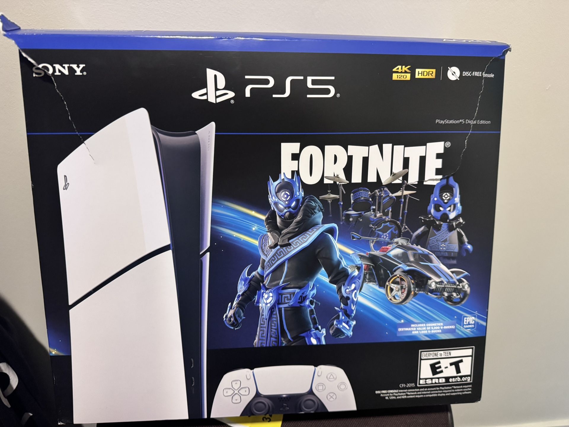 PS5 DIGITAL EDITION AND SAMSUNG ODYSSEY MONITOR