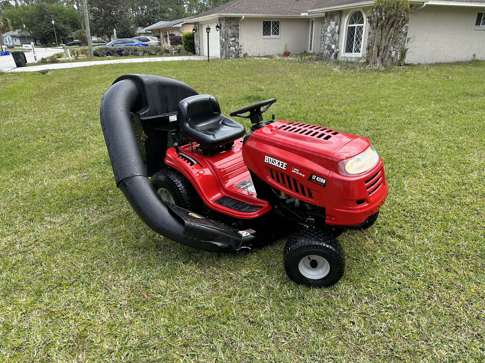HUSKEE LT4200 for Sale in Bunnell FL OfferUp