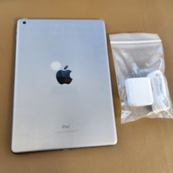 Apple iPad 6 - Wifi - Like New 