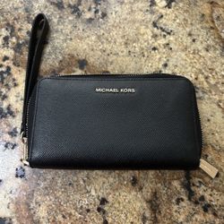 Michael KORS Black Leather Wristlet Wallet 