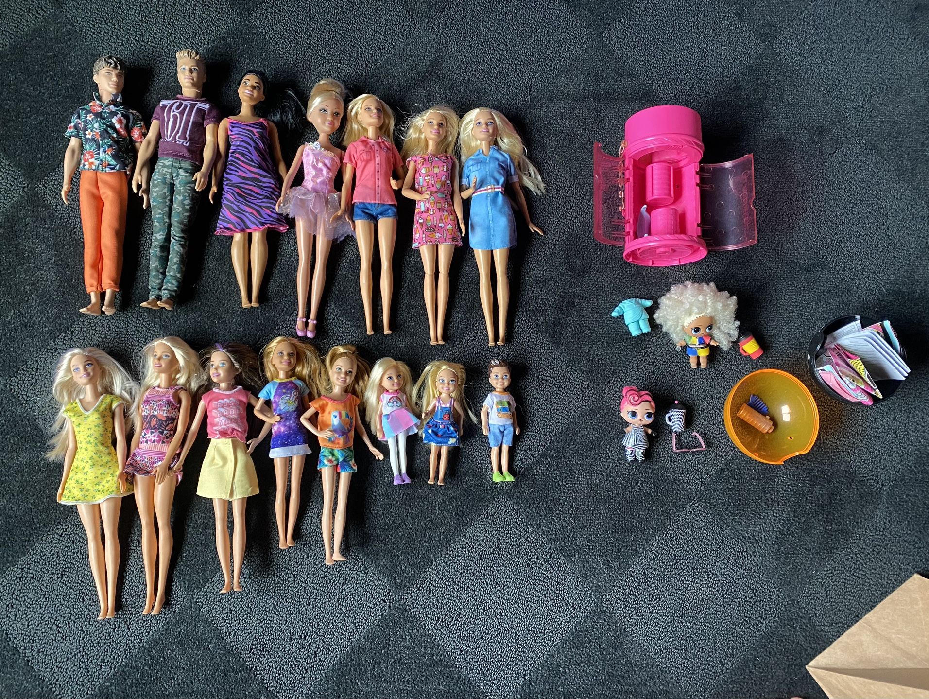 Barbie lot - 15 Dolls & sets plus accessories