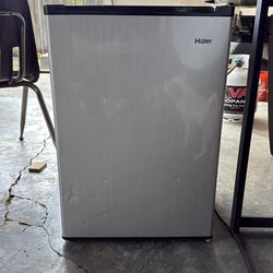 Mini fridge - haier