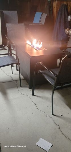 Brand new 43" Propane Fire Pit Table With 4 Brand New Chairs Firm Price Lowballers Will Be Ignored