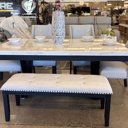 Beautiful Dining Table Set 