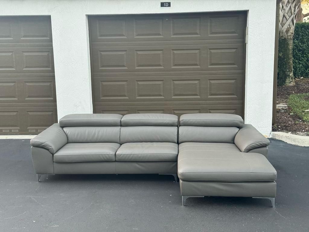 Couch/Sofa Sectional - Perazzi - Microfiber - Delivery Available 🚛