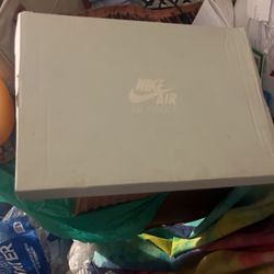 Brand New White Air forces In Men Size7!!!!!!