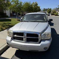 2005 Dodge Dakota