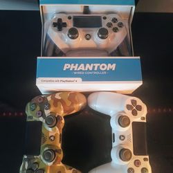 PS4 Wireless Controllers In Very Good Condition 