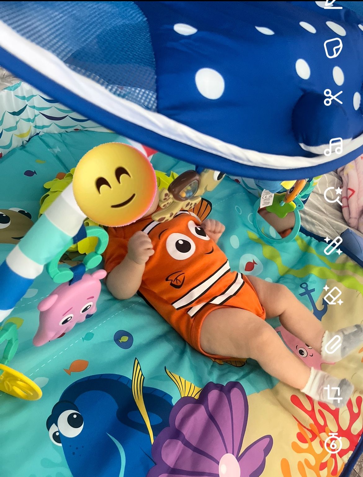 Disney Baby Finding Nemo Mr. Ray Ocean Lights & Music Activity Play Gym