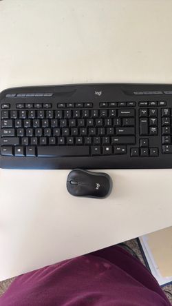 Logitech Wireless Keyboard and Mouse Combo