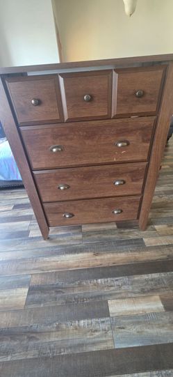 Dresser