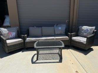 Patio furniture set with swivel chairs