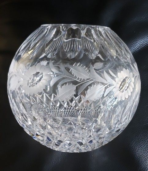 FLOWER VASE CRYSTAL