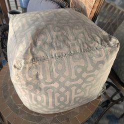 Outdoor patio pouf