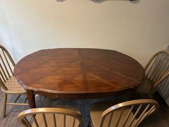 Woden dinner table with 4 chairs