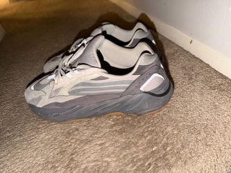Yeezy 700 size 13