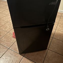Arctic Mini Fridge With Separate Freezer