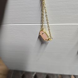 Jewelry
/
Categories
/
Necklaces
Bestseller

Elisa Vintage Gold Etch Frame Short Pendant