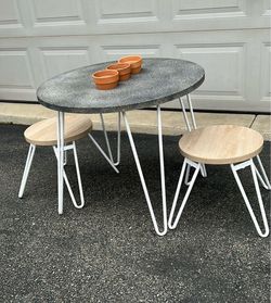 Kids table and 2 stools