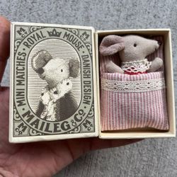 Rare Vintage-Style Maileg Royal Mouse in a Matchbox – Danish Design – Item 16-2760-00