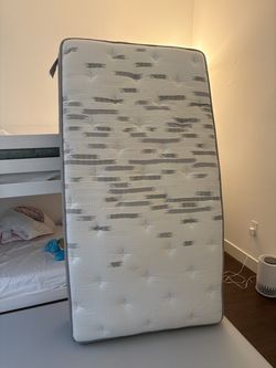 Twin mattress - 12”, great condition