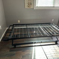 Twin size trundle bed,  Heavy Duty metal frame