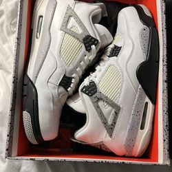Air Jordan 4 Retro