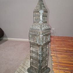 Big Ben Statue 