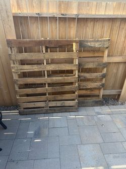 2 Free wood Pallets!! Spanish Springs