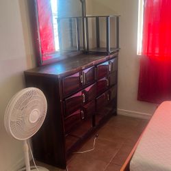 Se Renta Cuarto Salida Independiente  X La Mesa Dr Y Southern