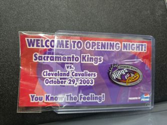 Lebron james 1st game (Sacramento Kings Opening Night 2003 Collectible Pin