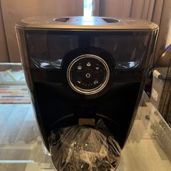 Whisker Feeder Robot