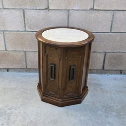 Vintage Accent Table Pre-owned Good Condition, Please Read The Description. 