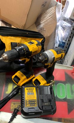 Dewalt 20vMax Impact Driver/Drill Driver Kit