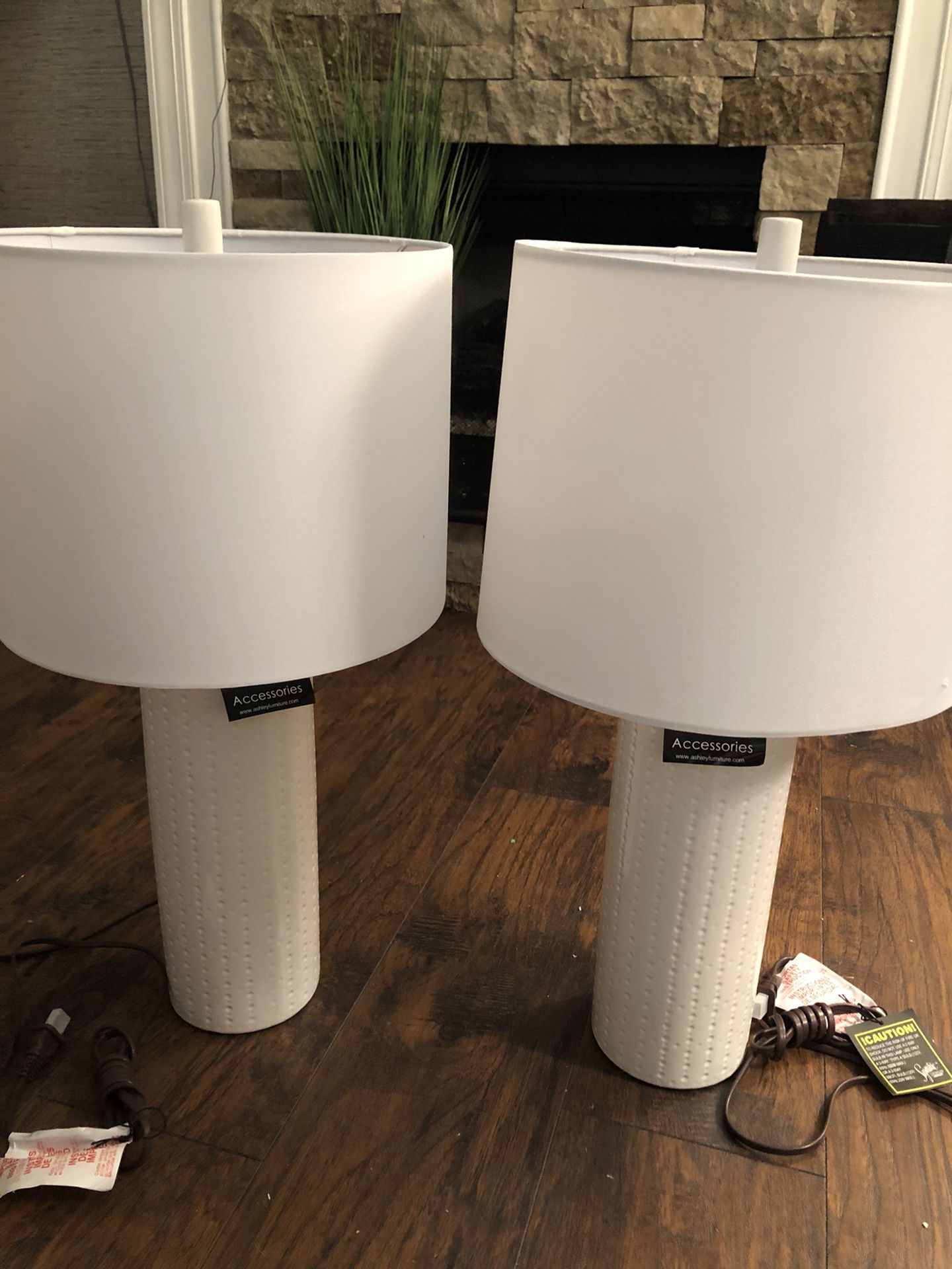 Set of 2 lamps