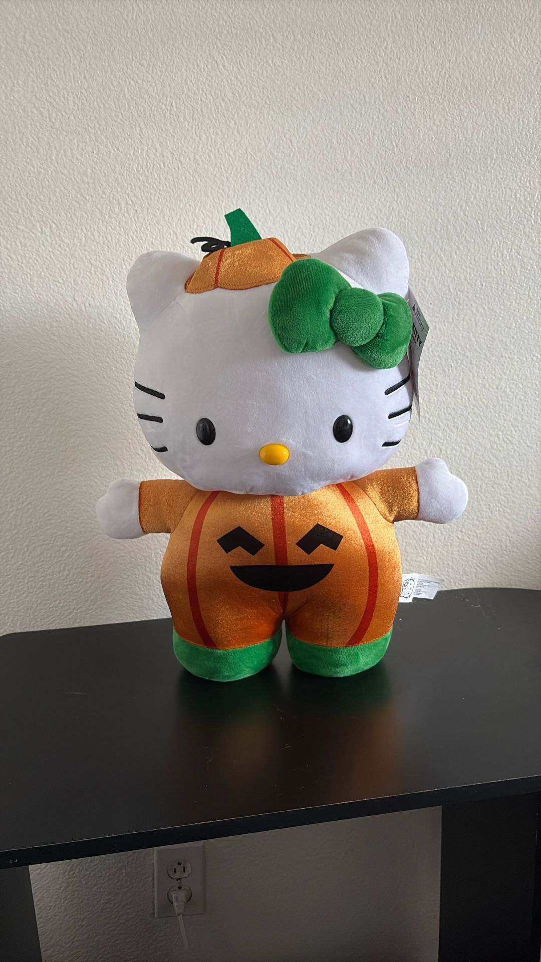 Hello Kitty 2025 Halloween Fall collection Pumpkin Greeter CVS Exclusive New With Tags 18”