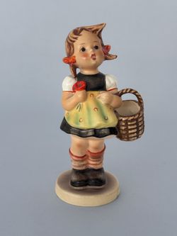 Vintage 1960s Goebel Hummel “Sister” Figurine, #98/0, 5-1/2" Tall