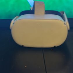 Selling Oculus Quest Two It Does Not Have Controllers