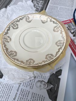 Tayler Smith USA brand Appetizers Plates/saucers set of 8 In 100% 22 K Gold Designed In Mint Condition 