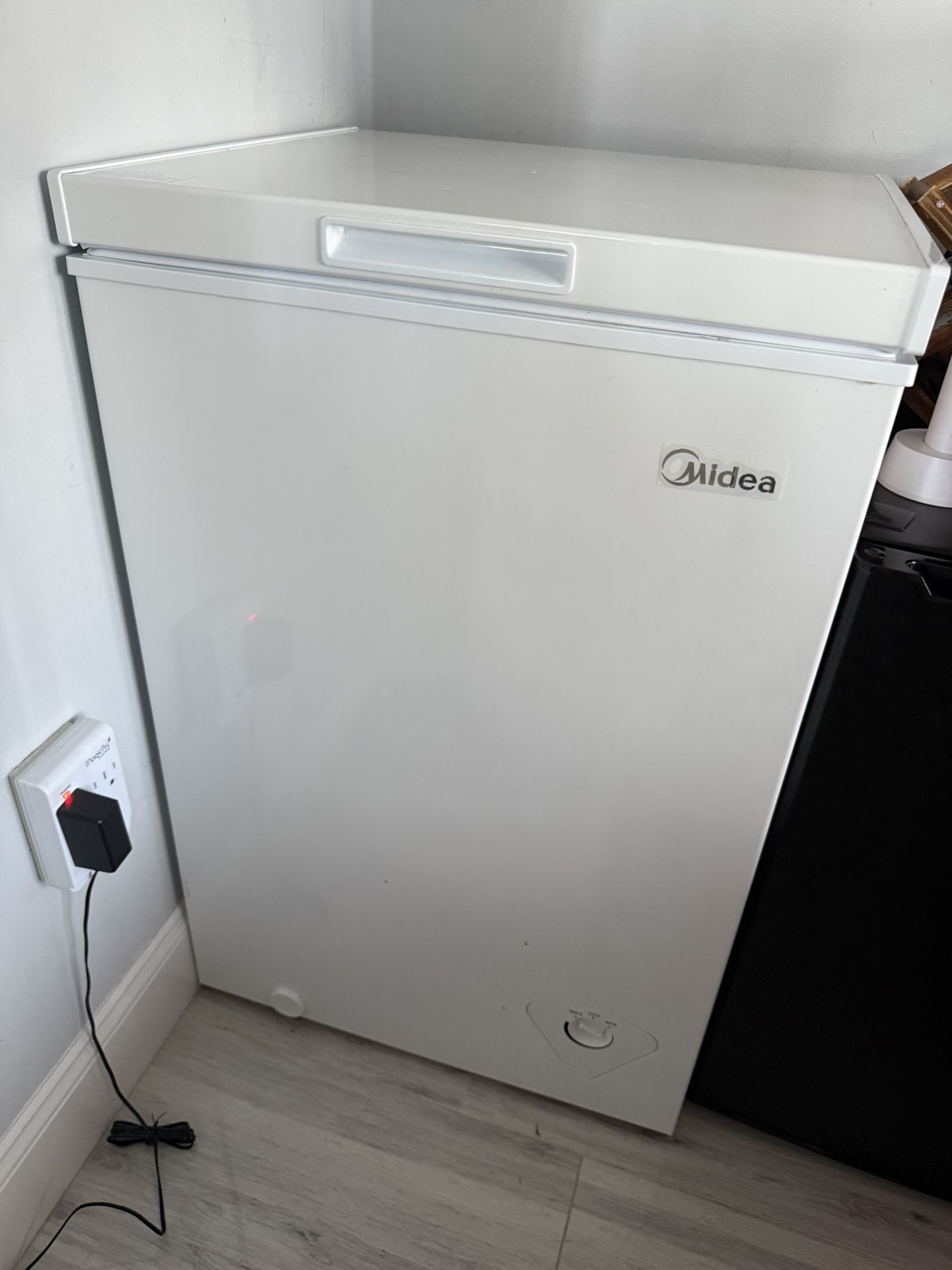 Midea 3.5 Cu Ft Freezer