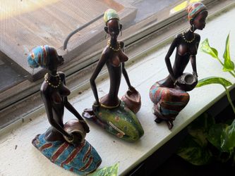 Figurines